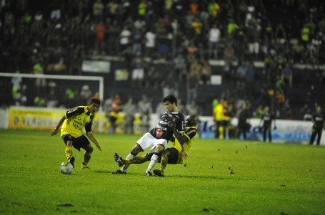 Remo x Castanhal - mario Quadros (21)