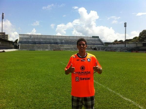 Tiago Galhardo se apresenta ao Remo