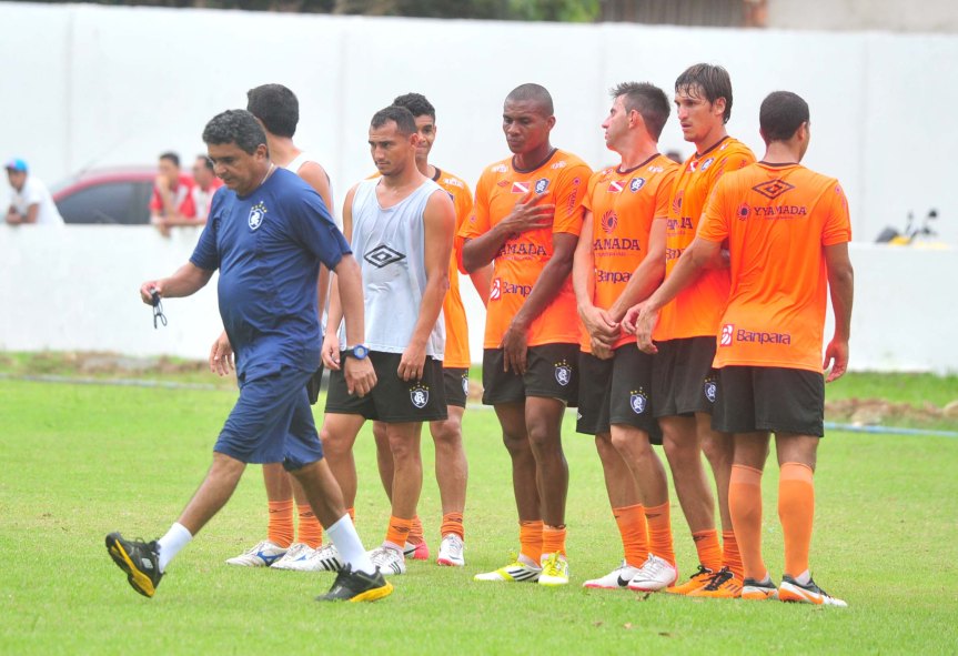 Remo Flavio e jogadores-Mario Quadros