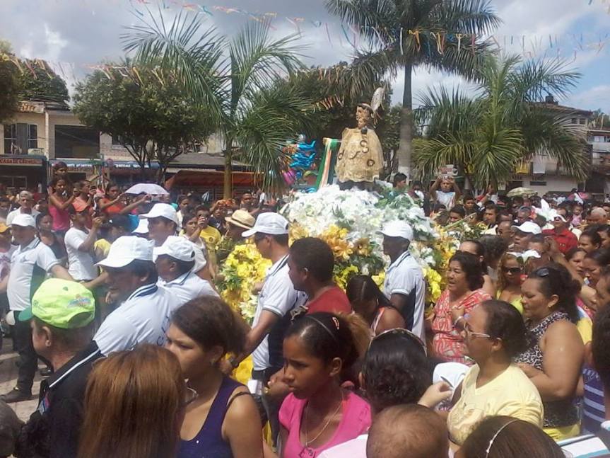 972287_465766510167840_155265042_n