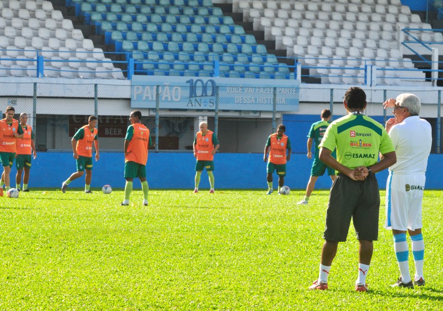PSC Givanildo Observa jogadores-Mario Quadros