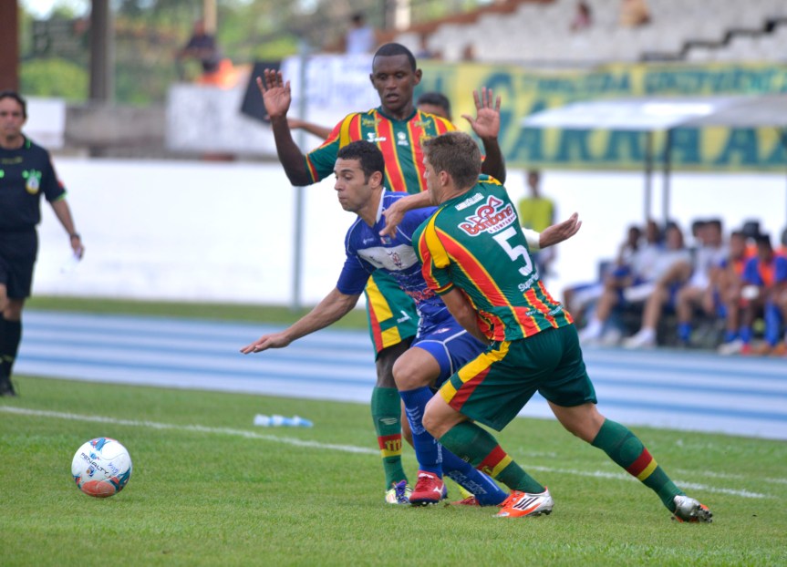 AguiaXSampaio serieC2013-Mario Quadros (29)