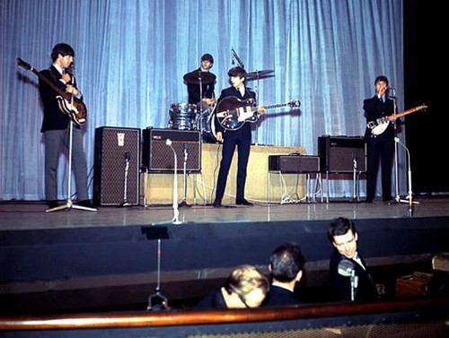 41_38-alt-beatles royal