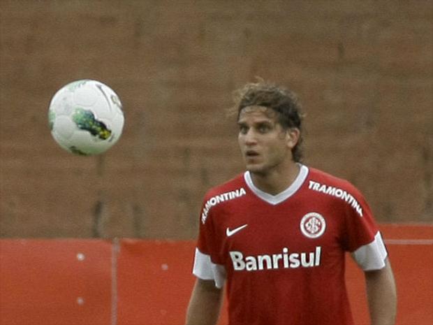Internacional-Rafael-Moura-Palmeiras-640x480-FotoArena