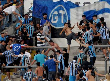 briga1gremioxnacional1104ricardorimolilancepress