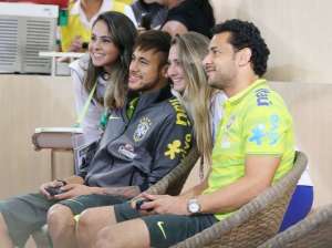 neymarfredmeninasmatsu