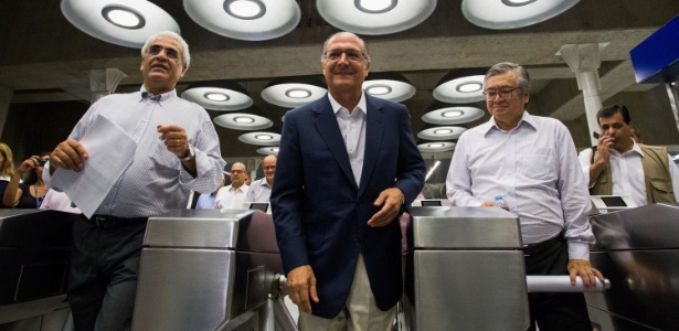 12fev2014---o-governador-de-sao-paulo-geraldo-alckmin-entregou-nesta-quarta-feira-12-a-estacao-adolfo-pinheiro-da-linha-5-lilas-do-metro-a-mais-nova-estacao-que-fica-na-avenida-adolfo-pinheiro-em-1392234936456_615x3