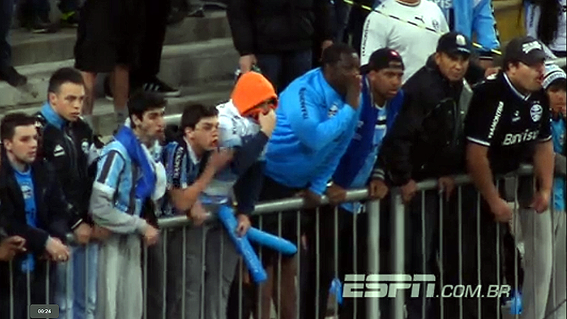 Gremio_Torcida-racismo