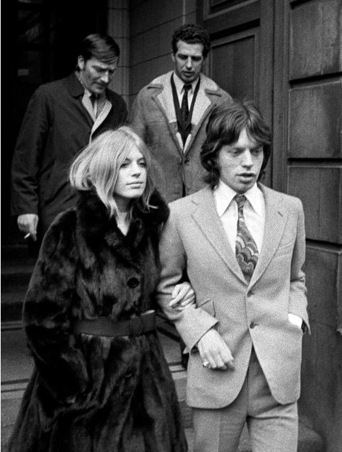 tumblr_mbqsvtlWJH1qczzlio2_500