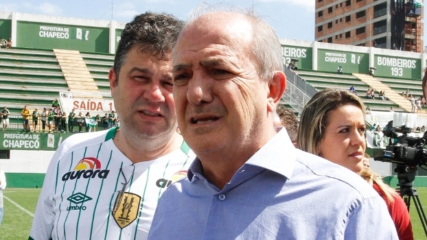 622_556215cd-58ca-3b87-8a0c-1c1fba606d77