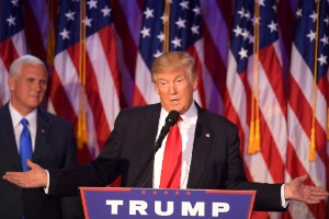 9nov2016-donald-trump-faz-discurso-como-presidente-eleito-dos-eua-em-nova-york-1478690376550_300x200