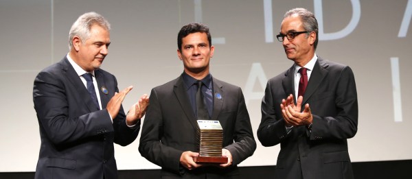 Entrega do Premio faz Diferença as personalidades que se destacaram no ano de 2014