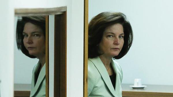 ed61753b-eb0f-42de-a203-fa8be833f6d9-jpg-640x360_q75_box-0051842916_crop_detail