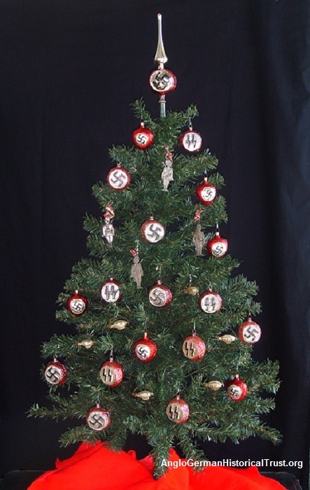 1-Nazi-Christmas-Tree-with-Swastika