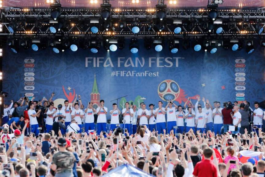 FBL-WC-2018-RUS-FANS