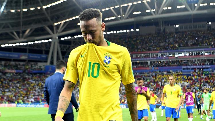 neymar-sai-do-gramado-cabisbaixo-apos-eliminacao-do-brasil-contra-a-belgica-1530907795503_v2_750x421