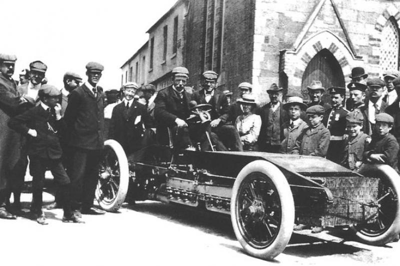 1903_Gordon_Bennett_Trophy-800x533_c