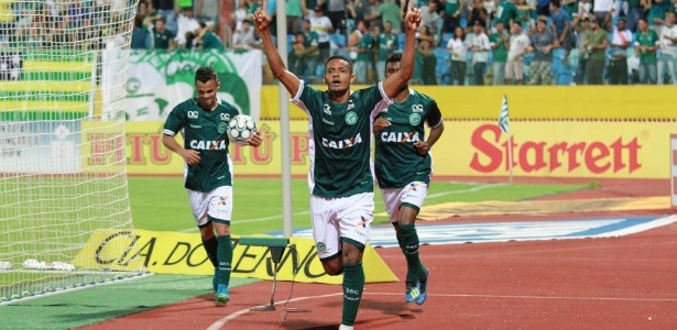 lateral-esquerdo-ernando-comemora-gol-do-goias-sobre-o-fortaleza-em-jogo-da-serie-b-1543872547293_615x300