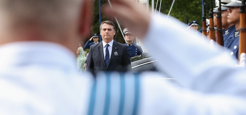 67058,veja-mostra-bolsonaro-como-novo-janio-quadros-3