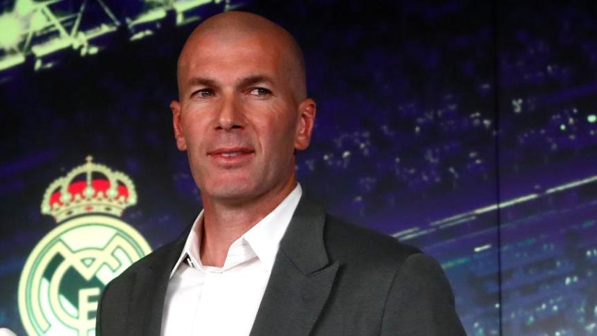 zinedine-zidane-durante-apresentacao-no-real-madrid-1552334545838_v2_900x506