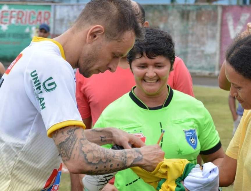 12bd310c-7df4-468c-8e59-725b9e29a9ff