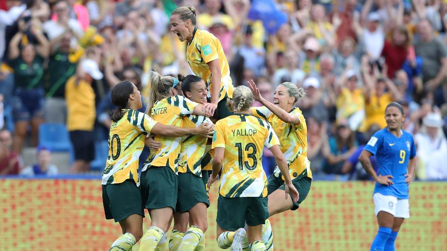 australia-comemora-gol-sobre-o-brasil-na-copa-do-mundo-feminina-1560447333004_v2_900x506