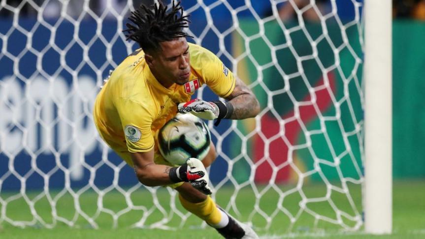 gallese-defende-o-penalti-de-suarez-na-partida-uruguai-x-peru-pela-copa-america-2019-1561842987715_v2_900x506