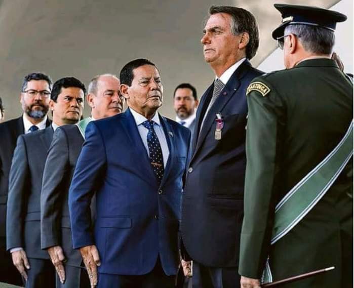 69279990_10220239593679474_3498056747250089984_n